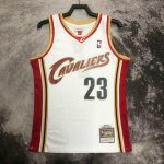 Maillot de Basket #23 Lebron James Cavaliers 2003-04 M&N Vintage Blanc Imprimé